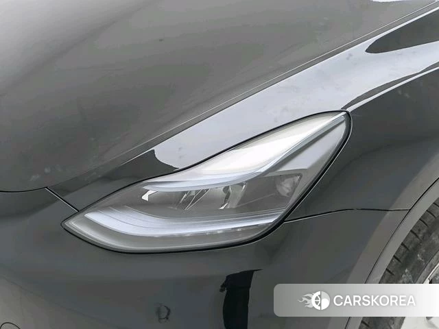 Tesla Model Y 2023 Черный из Китая, фото 2
