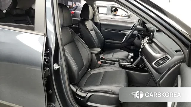 Kia Seltos 2021 Серый из Кореи, фото 2