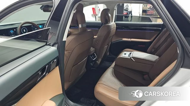 Hyundai Grandeur Hybrid (GN7) 2023 Белый из Кореи, фото 2