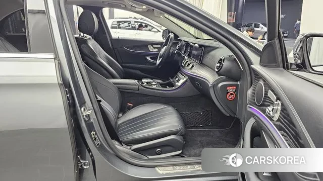 Mercedes-Benz E-Class W213 2020 Серый из Кореи, фото 2