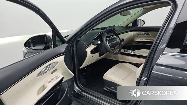 Genesis GV70 2021 Черный из Кореи, фото 2