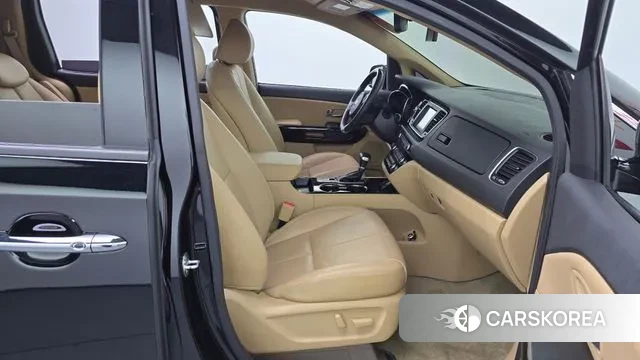 Kia The New Carnival 2018 Черный из Кореи, фото 2