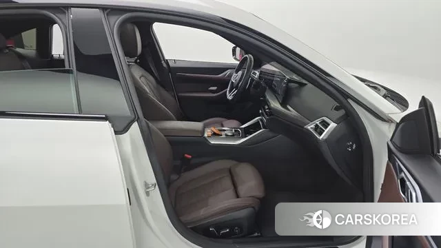 BMW 4 Series (G22) 2025 Белый из Кореи, фото 2