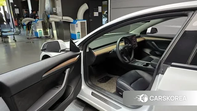 Tesla Model 3 2022 Белый из Кореи, фото 2