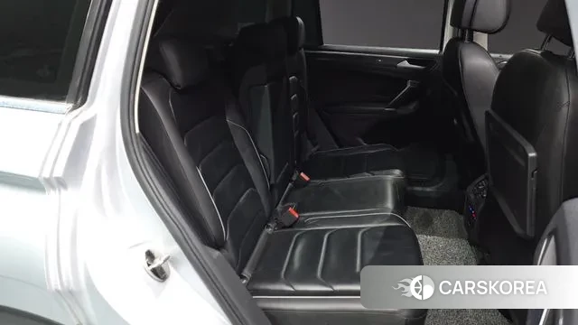 Volkswagen Tiguan second Generation 2018 Серебристо-серый из Кореи, фото 2