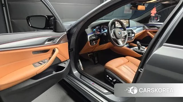 BMW 5 Series (G30) 2022 Серый из Кореи, фото 2