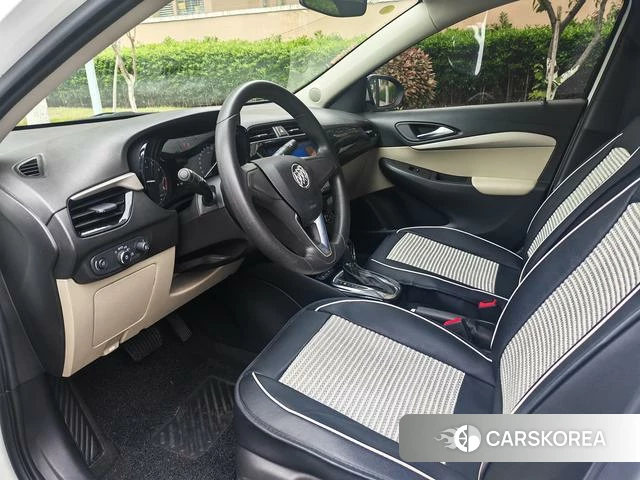 Buick Excelle 2023 Белый из Китая, фото 2
