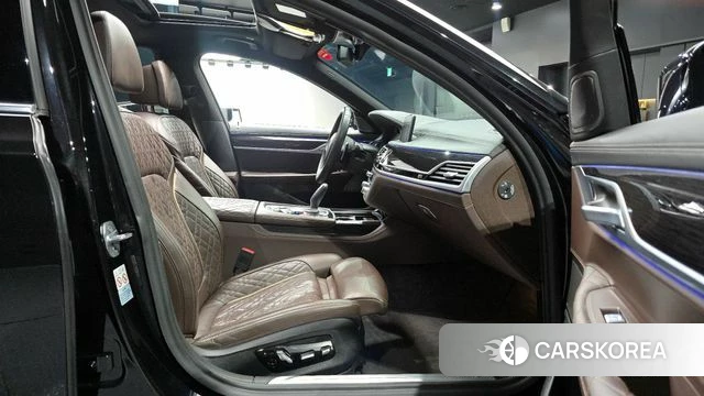 BMW 7 Series (G11) 2020 Черный из Кореи, фото 2