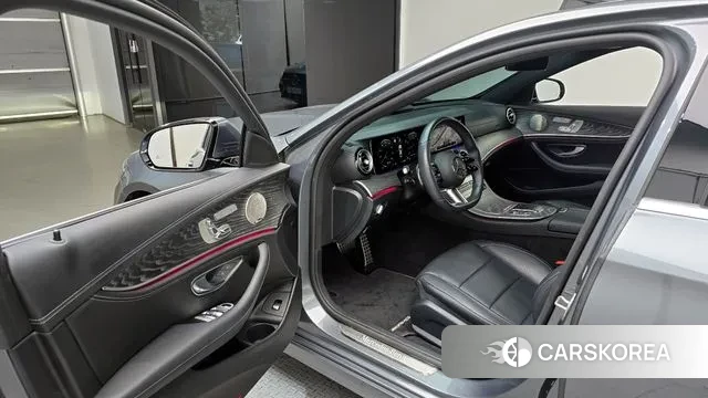 Mercedes-Benz E-Class W213 2022 Серебристо-серый из Кореи, фото 2