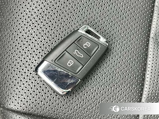 Volkswagen Passat 2023 Черный из Китая, фото 2