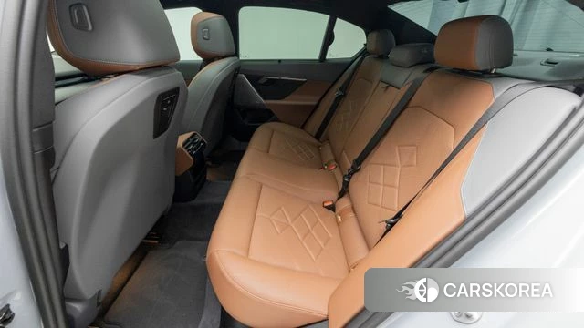 BMW 5 Series (G60) 2024 Серебристо-серый из Кореи, фото 2