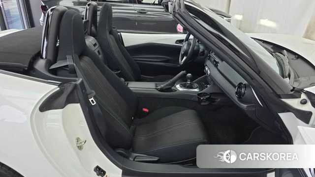 Mazda MX-5 MIATA 2022 Белый из Кореи, фото 2