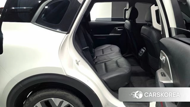 Kia Niro Plus 2022 Белый из Кореи, фото 2