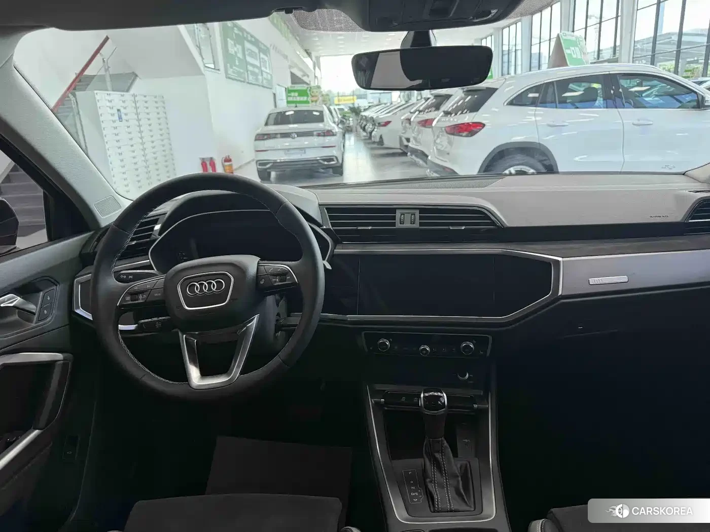 Audi Q3 2022 Silver/gray из Китая, фото 2