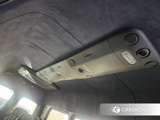 Mercedes-Benz Sprinter 2023 Черный из Кореи, фото 2