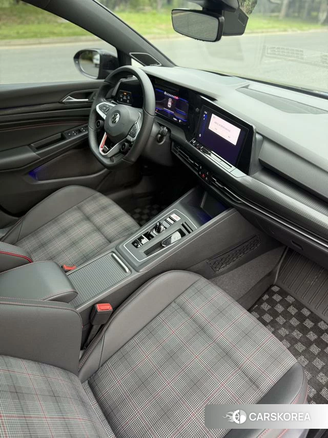 Volkswagen Golf GTI 2021 Черный из Китая, фото 2