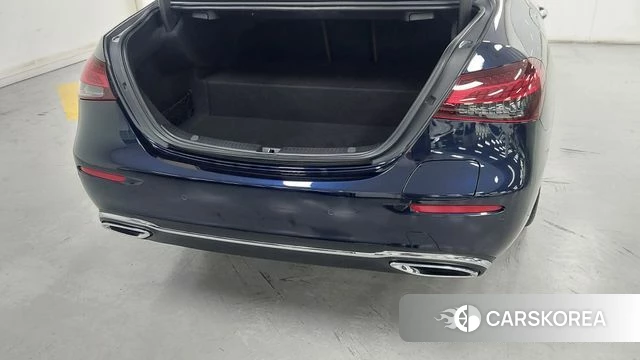 Mercedes-Benz E-Class W213 2022 Синий из Кореи, фото 2