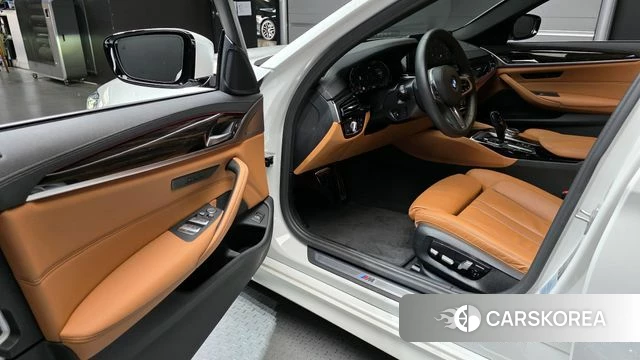 BMW 5 Series (G30) 2020 Белый из Кореи, фото 2