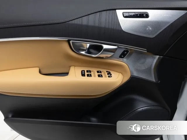 Volvo XC90 second Generation 2024 Белый из Кореи, фото 2