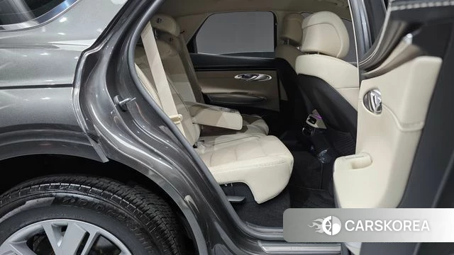Genesis GV70 2024 Серый из Кореи, фото 2