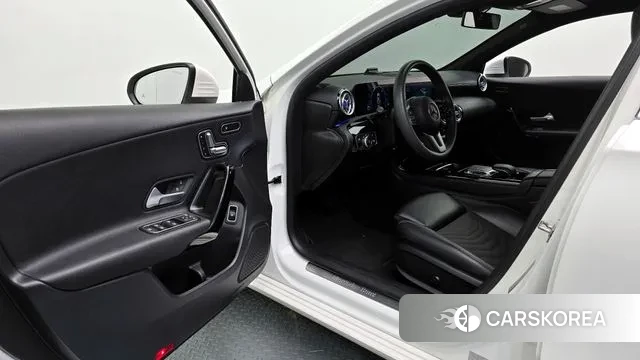 Mercedes-Benz A-Class W177 2020 Белый из Кореи, фото 2