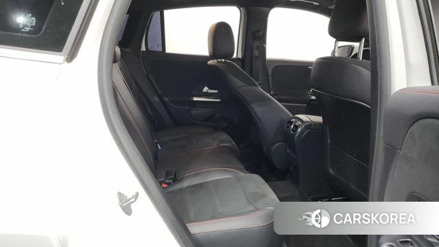 Mercedes-Benz GLA - Class H247 2021 Белый из Кореи, фото 2