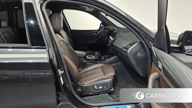 BMW X3 (G01) 2023 Черный из Кореи, фото 2