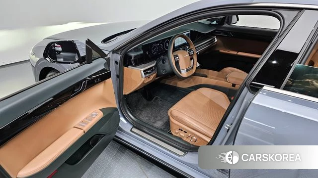 Hyundai Grandeur (GN7) 2024 Светло-серебряный цвет из Кореи, фото 2