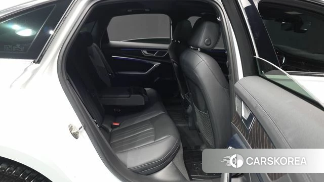 Audi A6 (C8) 2023 Белый из Кореи, фото 2