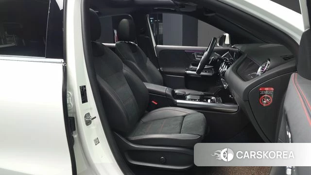 Mercedes-Benz GLA - Class H247 2023 Белый из Кореи, фото 2