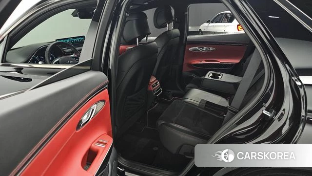 Genesis GV70 2022 Черный из Кореи, фото 2