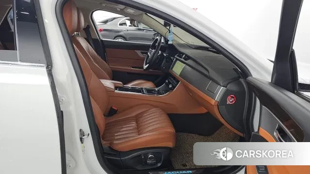 Jaguar XF (X260) 2019 Белый из Кореи, фото 2
