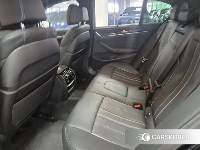 BMW 5 Series (G30) 2022 Черный из Кореи, фото 2