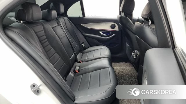 Mercedes-Benz E-Class W213 2019 Белый из Кореи, фото 2