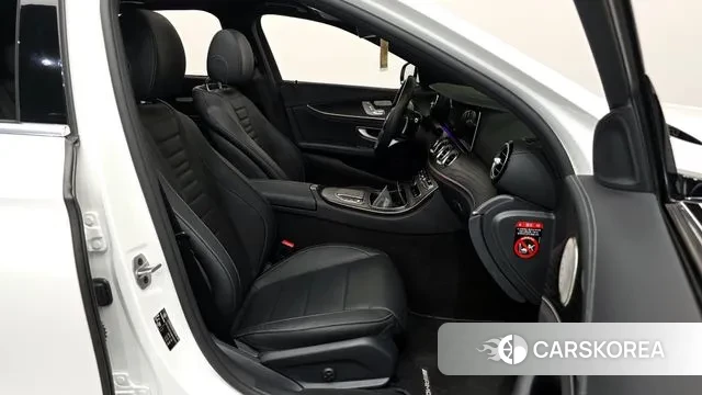 Mercedes-Benz E-Class W213 2022 Белый из Кореи, фото 2