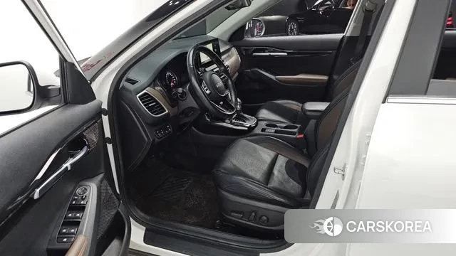 Kia Seltos 2022 Белый из Кореи, фото 2