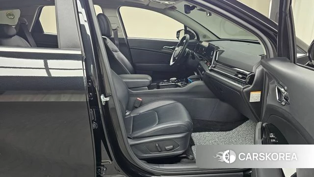 Kia Sportage 5th Generation Hybrid 2023 Черный из Кореи, фото 2