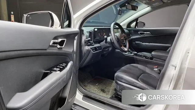 Kia Sportage 5th Generation Hybrid 2024 Белый из Кореи, фото 2