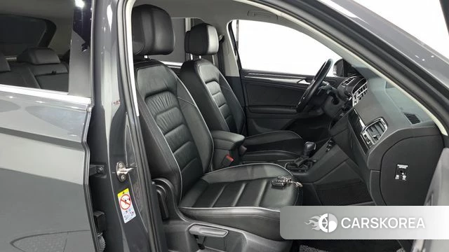 Volkswagen Tiguan second Generation 2020 Серый из Кореи, фото 2