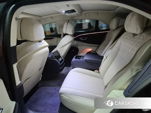 Bentley Flying Spur 3rd Generation 2023 Черный из Кореи, фото 2