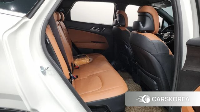 Kia Sportage 5th Generation Hybrid 2024 Белый из Кореи, фото 2