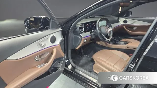 Mercedes-Benz E-Class W213 2021 Черный из Кореи, фото 2