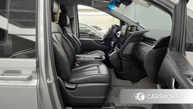 Hyundai Staria 2021 Серебристо-серый из Кореи, фото 2