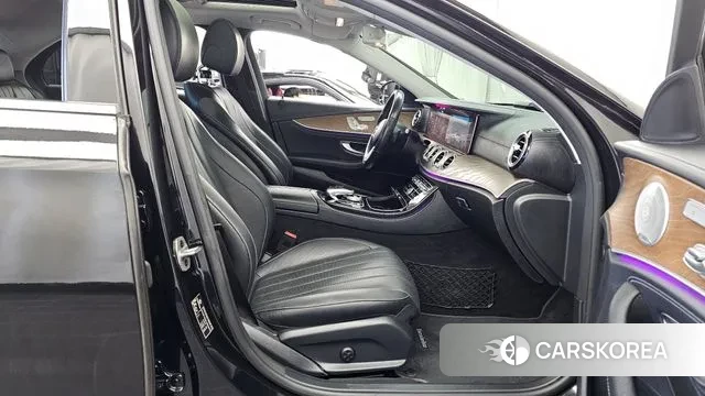 Mercedes-Benz E-Class W213 2020 Черный из Кореи, фото 2