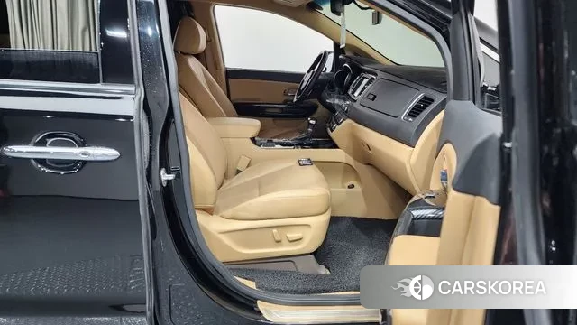 Kia The New Carnival 2018 Черный из Кореи, фото 2