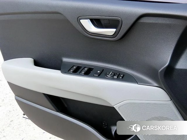 Kia Stonic 2018 Белый из Кореи, фото 2