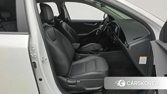 Kia Di Ol Nu Niro 2024 Белый из Кореи, фото 2