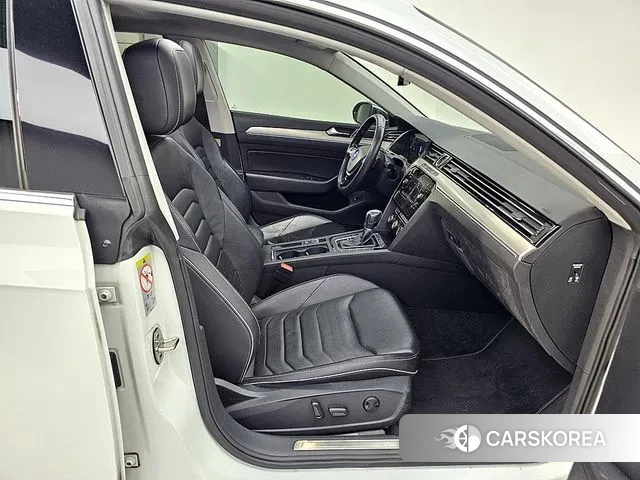 Volkswagen Arteon 2019 Белый из Кореи, фото 2