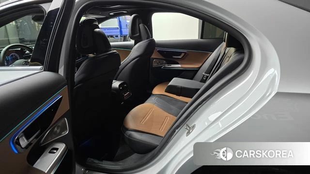 Mercedes-Benz E-Class W214 2025 Белый из Кореи, фото 2