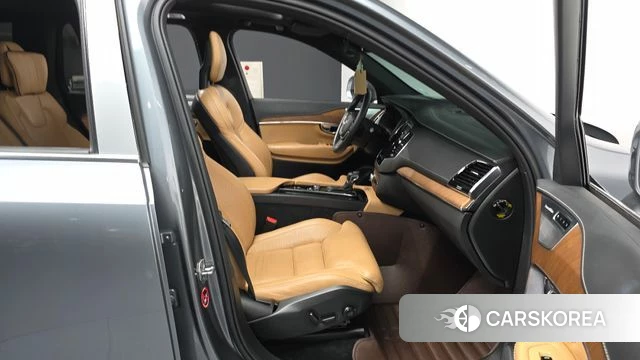 Volvo XC90 second Generation 2020 Светло-серебряный цвет из Кореи, фото 2
